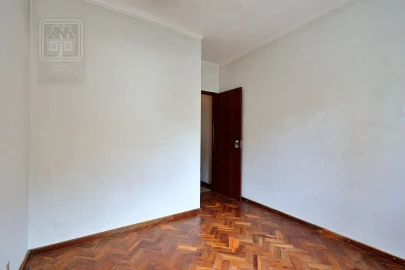 Moradia T4 para Venda em Ponta Delgada (São Pedro)