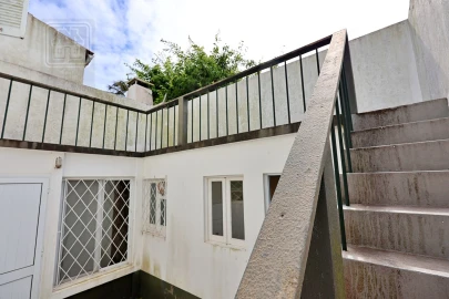 Moradia T4 para Venda em Ponta Delgada (São Pedro)