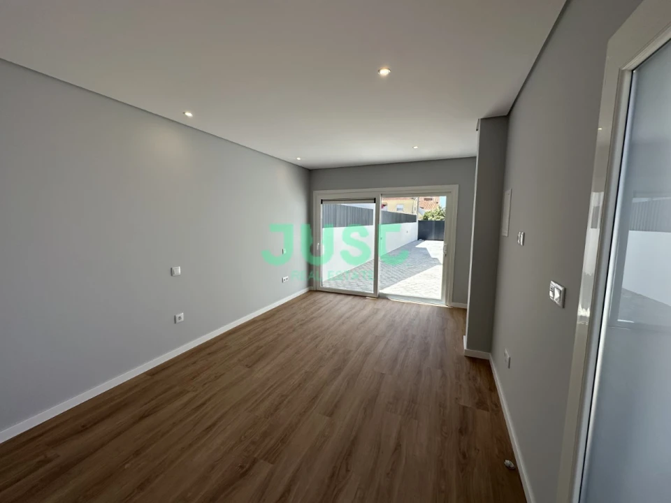 Moradia T3 para Venda em Fernao Ferro Foto 26