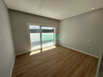 Moradia T3 para Venda em Fernao Ferro