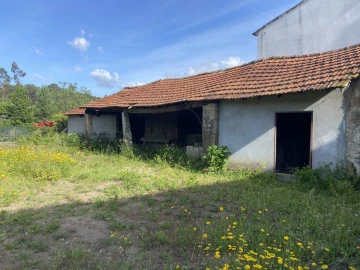 Moradia T4 para Venda em Reboreda e Nogueira