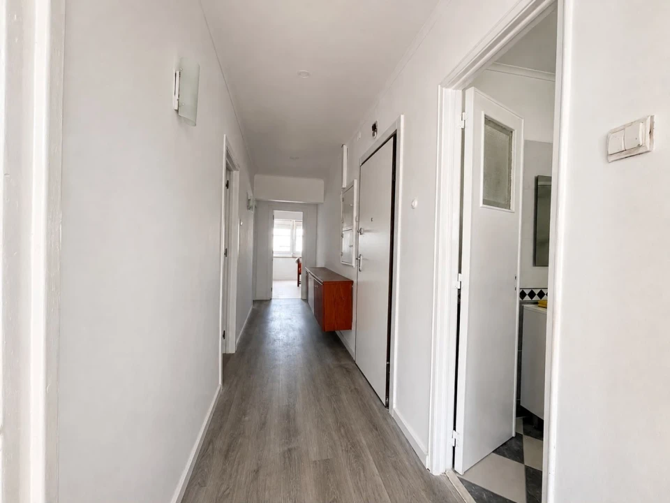Apartamento T2 para Arrendamento em Queluz e Belas Foto 6