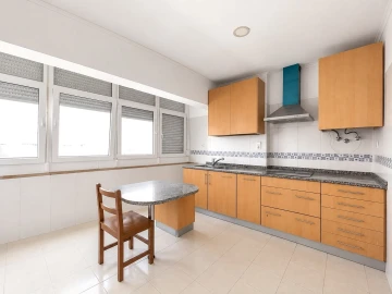 Apartamento T2 para Arrendamento em Queluz e Belas