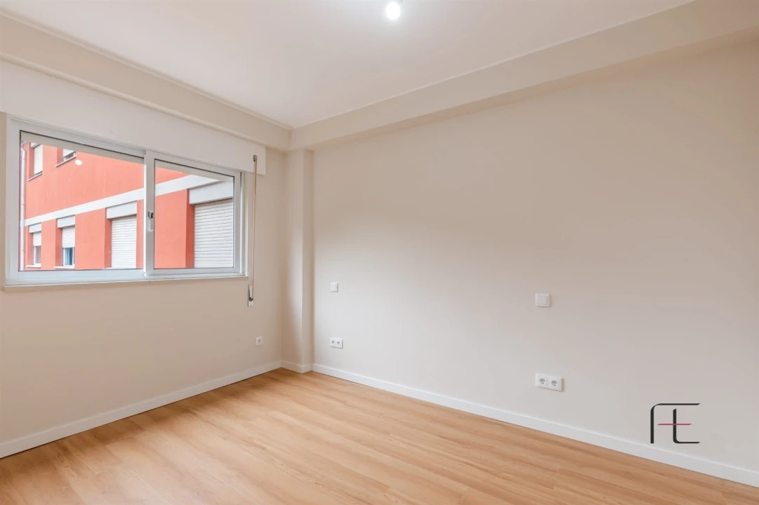 Apartamento T4 para Venda em Ramalde Foto 13