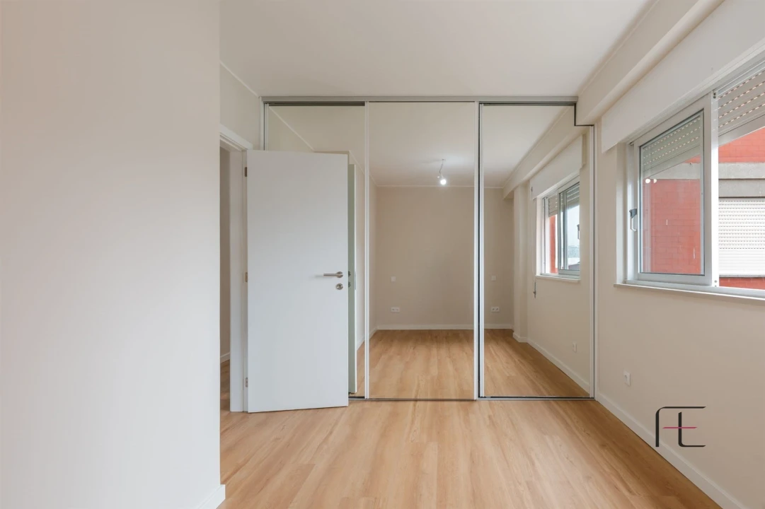 Apartamento T4 para Venda em Ramalde Foto 12