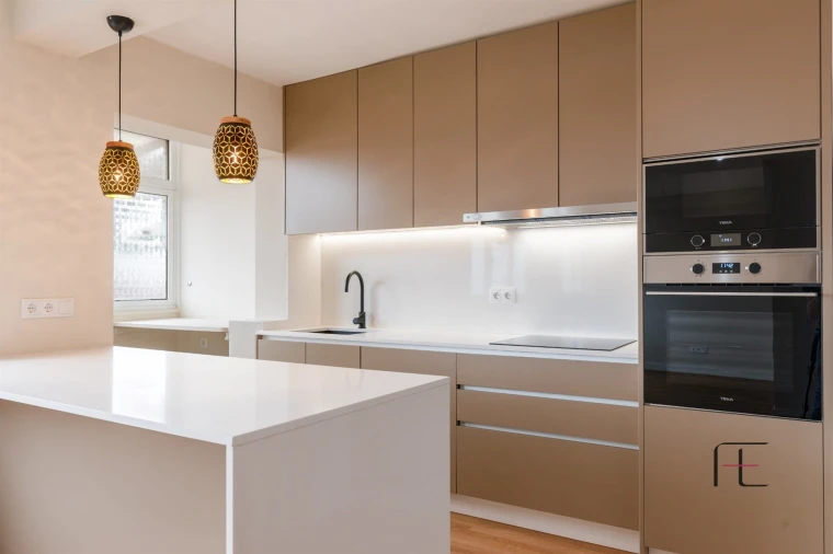 Apartamento T4 para Venda em Ramalde Foto 2
