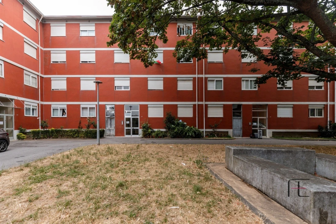 Apartamento T4 para Venda em Ramalde Foto 1