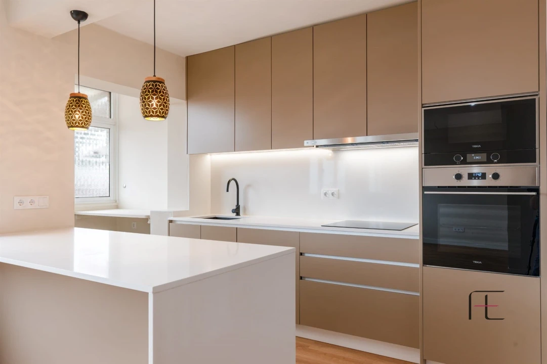 Apartamento T4 para Venda em Ramalde Foto 2