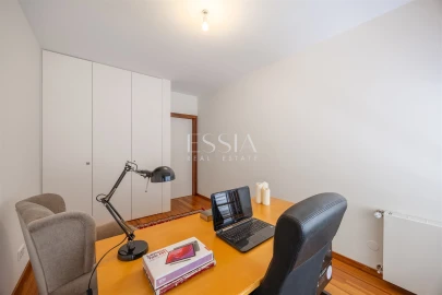 Apartamento T4 para Venda em Lordelo do Ouro e Massarelos