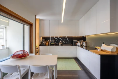 Apartamento T4 para Venda em Lordelo do Ouro e Massarelos