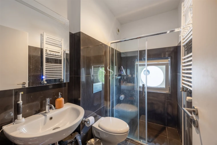 Apartamento T4 para Venda em Lordelo do Ouro e Massarelos Foto 33