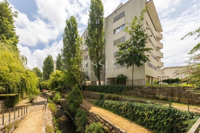 Apartamento T4 para Venda em Lordelo do Ouro e Massarelos Foto 45