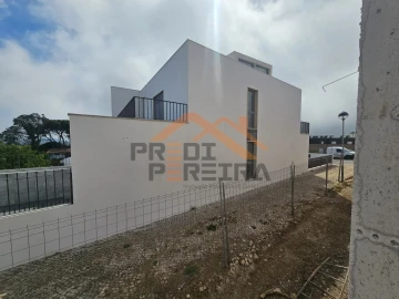 Moradia T3 para Venda em Sesimbra (Santiago)