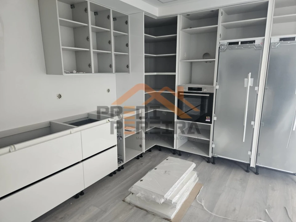 Moradia T3 para Venda em Ramada e Caneças Foto 5