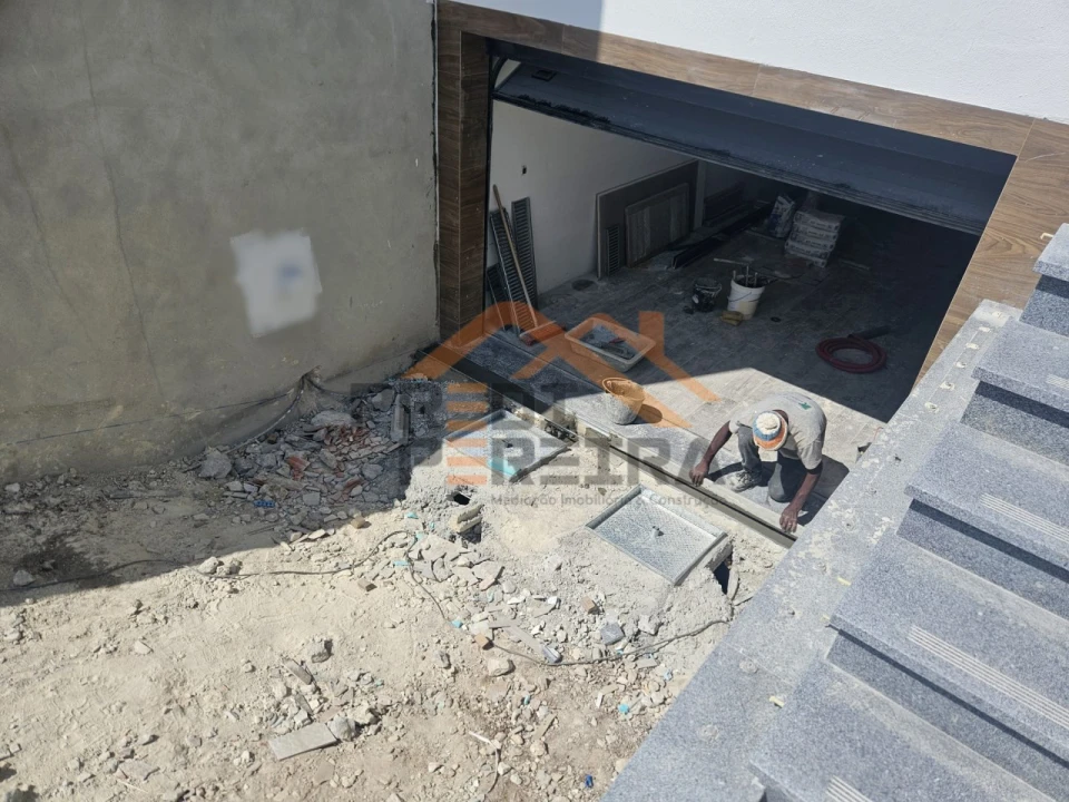 Moradia T3 para Venda em Ramada e Caneças Foto 12