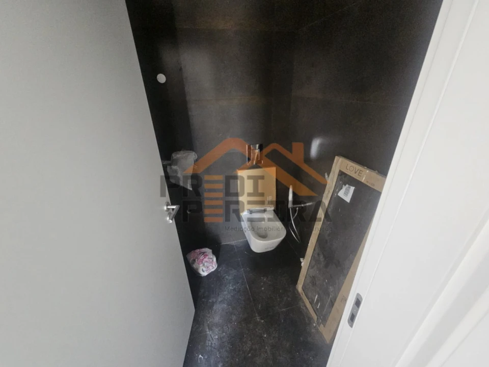 Moradia T3 para Venda em Ramada e Caneças Foto 17