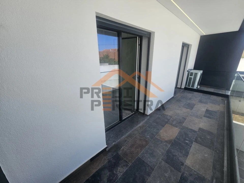 Moradia T3 para Venda em Ramada e Caneças Foto 22
