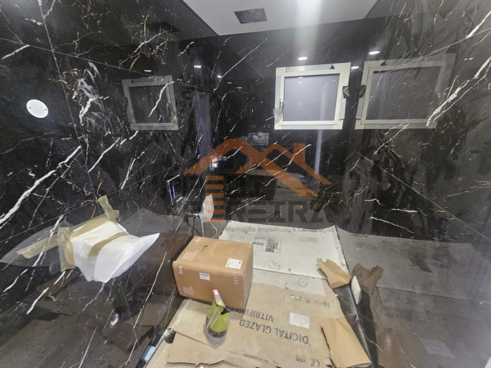 Moradia T3 para Venda em Ramada e Caneças Foto 32