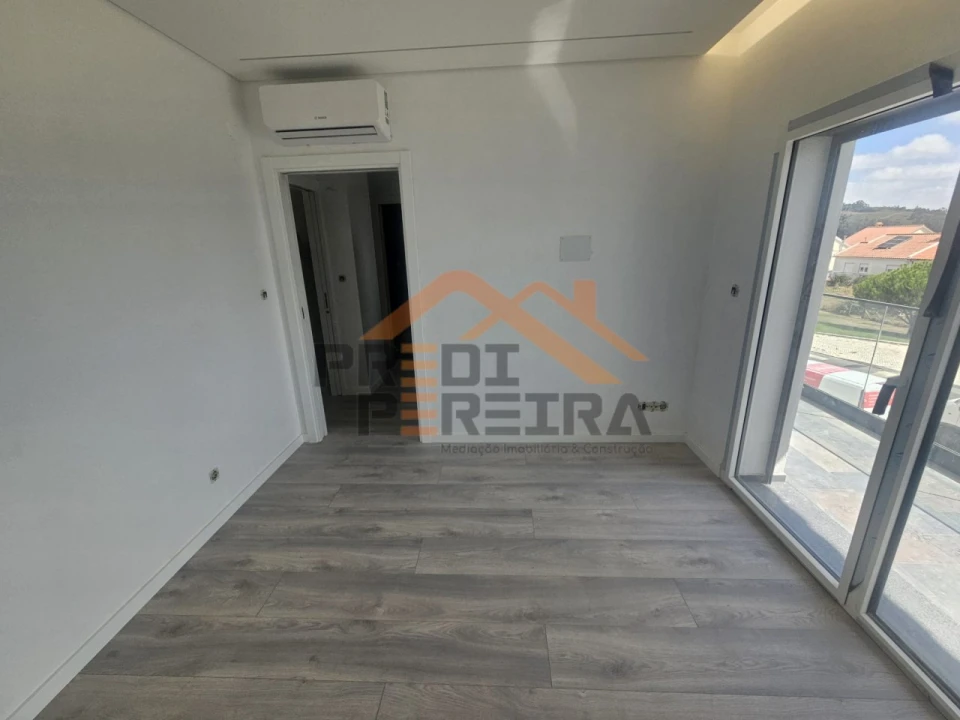Moradia T3 para Venda em Ramada e Caneças Foto 44