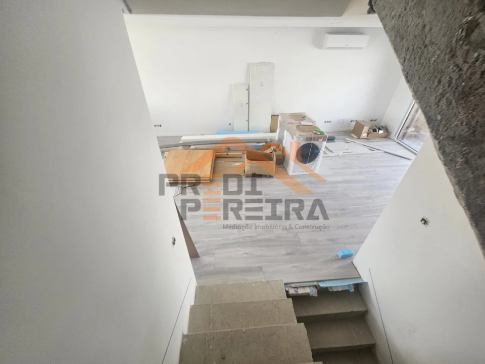 Moradia T3 para Venda em Ramada e Caneças Foto 47