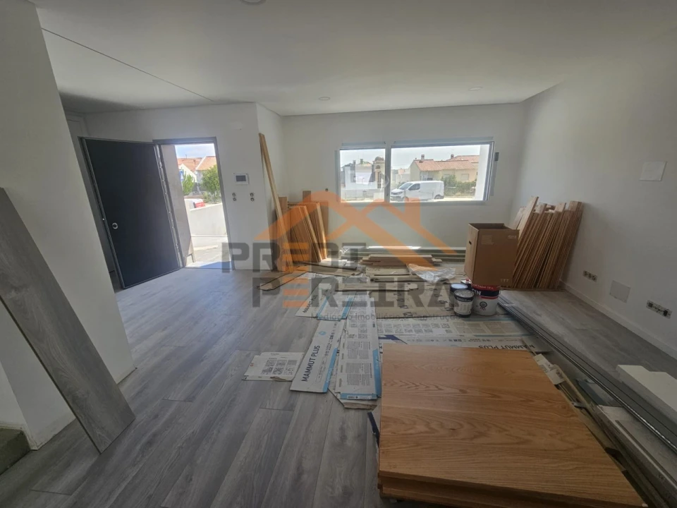 Moradia T3 para Venda em Ramada e Caneças Foto 48