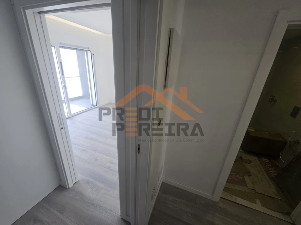 Moradia T3 para Venda em Ramada e Caneças Foto 50