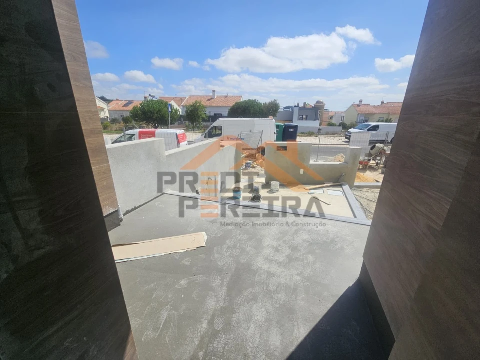 Moradia T3 para Venda em Ramada e Caneças Foto 52