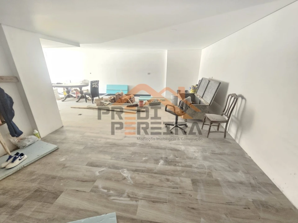 Moradia T3 para Venda em Ramada e Caneças Foto 63