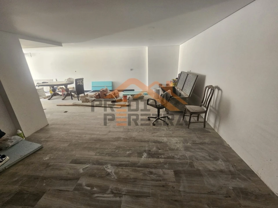 Moradia T3 para Venda em Ramada e Caneças Foto 64
