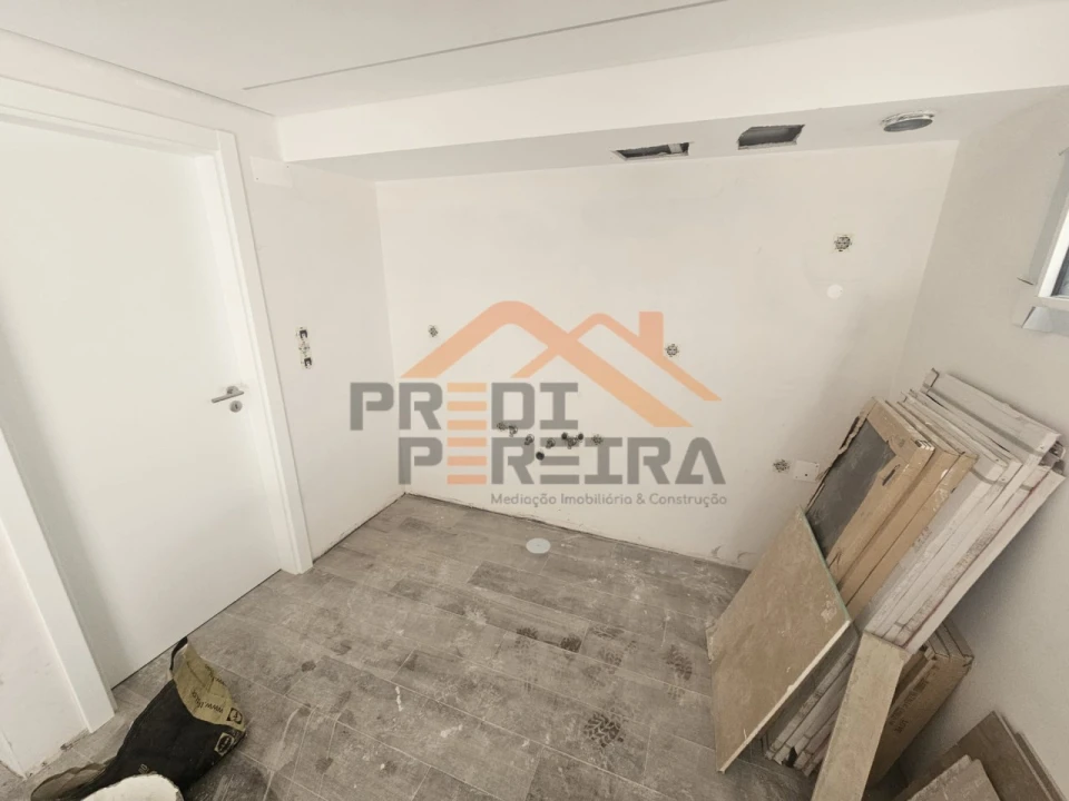 Moradia T3 para Venda em Ramada e Caneças Foto 67