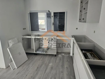 Moradia T3 para Venda em Ramada e Caneças