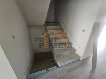Moradia T3 para Venda em Ramada e Caneças