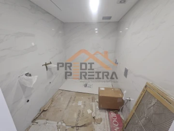 Moradia T3 para Venda em Ramada e Caneças