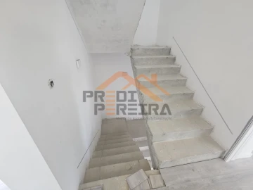 Moradia T3 para Venda em Ramada e Caneças