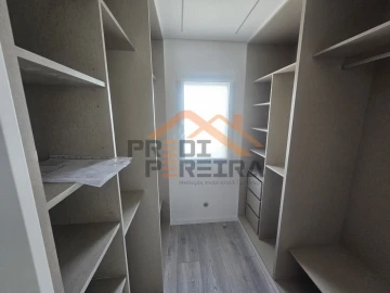 Moradia T3 para Venda em Ramada e Caneças