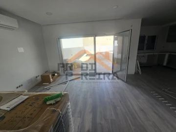 Moradia T3 para Venda em Ramada e Caneças