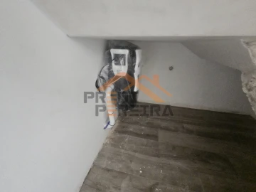 Moradia T3 para Venda em Ramada e Caneças