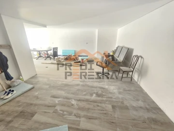 Moradia T3 para Venda em Ramada e Caneças