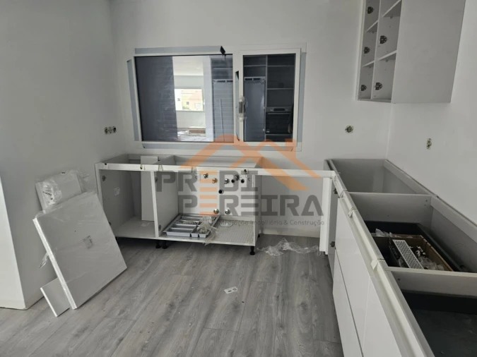 Moradia T3 para Venda em Ramada e Caneças Foto 3