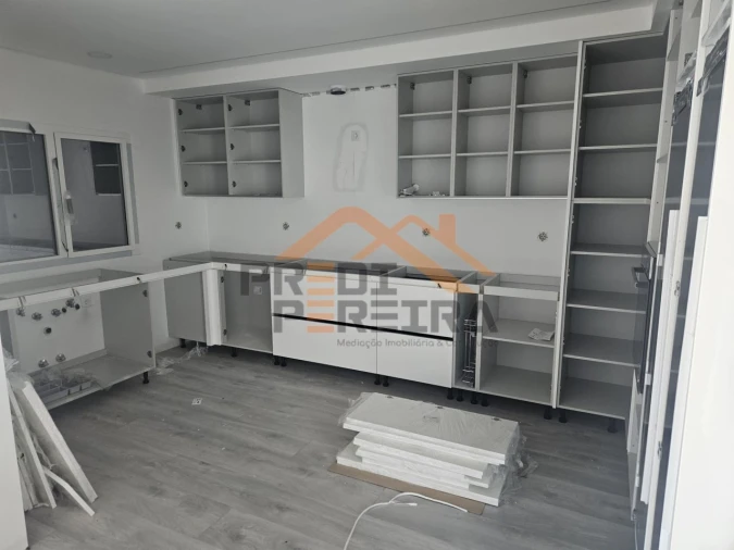 Moradia T3 para Venda em Ramada e Caneças Foto 6