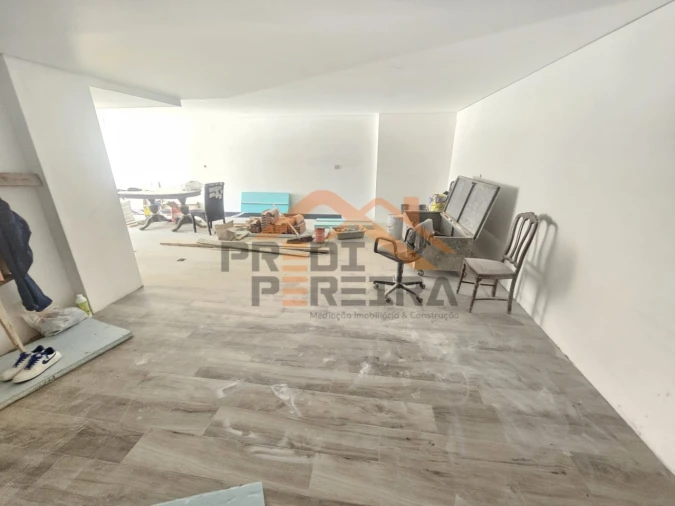 Moradia T3 para Venda em Ramada e Caneças Foto 63