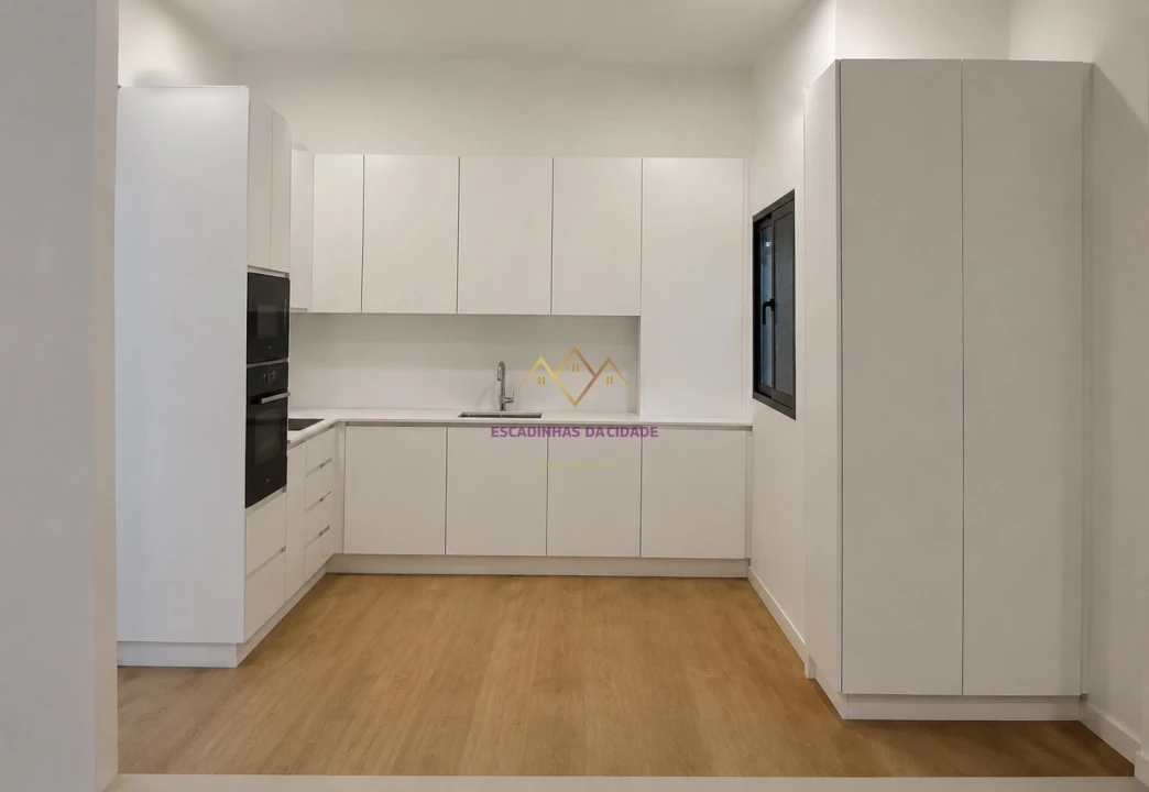 Apartamento T3 para Venda em Santo António dos Cavaleiros e Frielas Foto 11