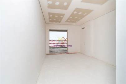 Apartamento T3 para Venda em Sacavém e Prior Velho