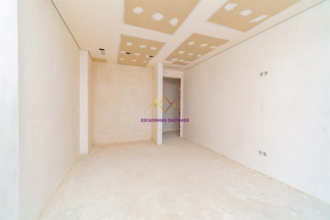 Apartamento T3 para Venda em Sacavém e Prior Velho Foto 34