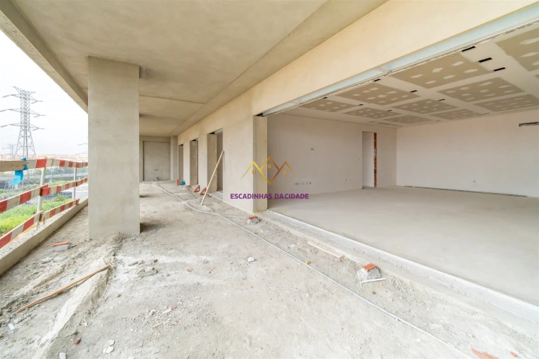 Apartamento T3 para Venda em Sacavém e Prior Velho Foto 4