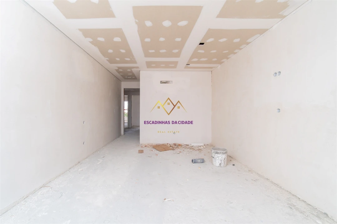 Apartamento T3 para Venda em Sacavém e Prior Velho Foto 33
