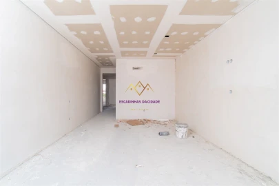 Apartamento T3 para Venda em Sacavém e Prior Velho