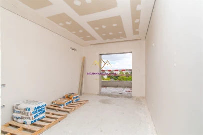 Apartamento T3 para Venda em Sacavém e Prior Velho