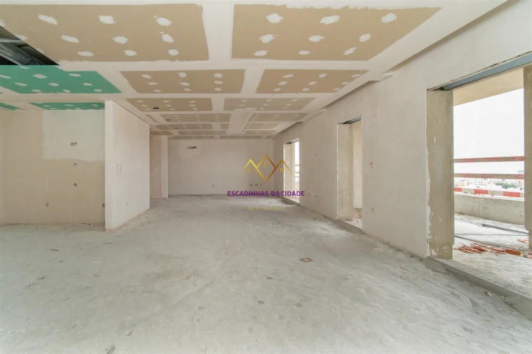 Apartamento T3 para Venda em Sacavém e Prior Velho Foto 3