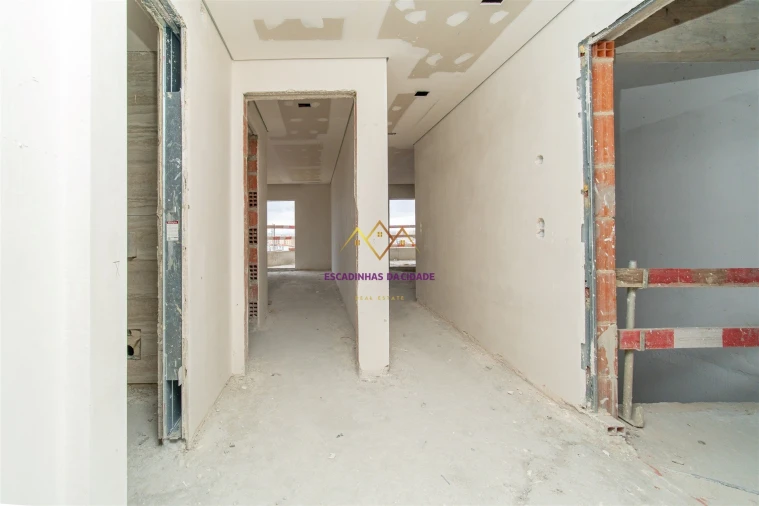 Apartamento T3 para Venda em Sacavém e Prior Velho Foto 31